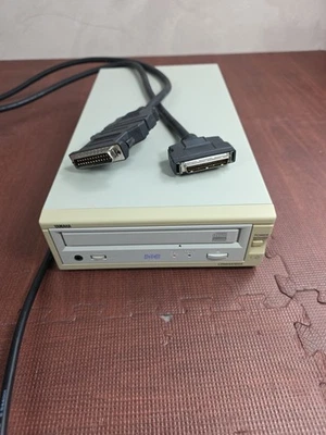 Yamaha CRW4416SX External SCSI 4X 4X 16X CD-ROM CD-R CD-RW Drive Vintage 1999 - Image 1 of 4