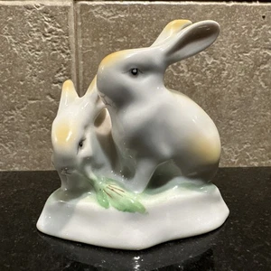 Vintage Hollohaza Hand Painted Rabbits Porcelain Figurine Hungary - Picture 1 of 4