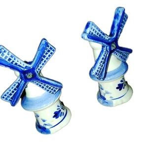 New VINTAGE Ceramic BLUE WHITE WINDMILL SALT & PEPPER SHAKERS MOVING Blades - Picture 1 of 7