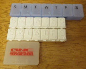 Lot of 4 Assorted Pill Sorters Containers 7 Day - Picture 1 of 2