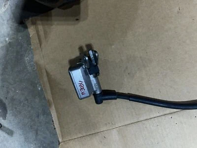 Главный цилиндр правого переднего тормоза 1993 90-93 Honda VFR750 Interceptor - Изображение 1 из 3