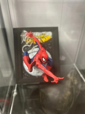 NECA Amazing Spider-Man Marvel Collectors Club Estatua McFarlane #301 688/999 Foto 1 de 4