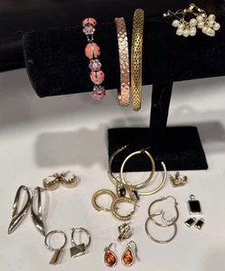 VTG Jewelry Lot Gold Tone Lady Bug Bracelets Earrings Retro Fashion Costume - Picture 1 of 16