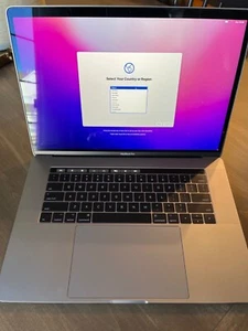 Apple MacBook Pro 15" 2016 Touch Bar (Intel Core i7, 2.6GHz, 16GB, 256GB) - Picture 1 of 9