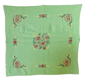 Vintage Embroidered Tablecloth Green Linen Red Roses 38 x 38 Square - Picture 1 of 4