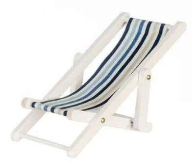 Casa Delle Bambole Miniatura IN Legno Bianco Blu Righe Pieghevole Sedia a Sdraio - Immagine 1 di 4