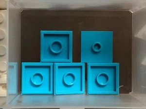 LEGO Parts - Medium Azure Plate 2 x 2 (Jumper) - No 87580 - QTY 5 - Picture 1 of 1