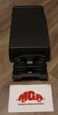 AUDI A4 2005-2008 - Apoyabrazos central plegable trasero/soporte para taza  Foto 1 de 4