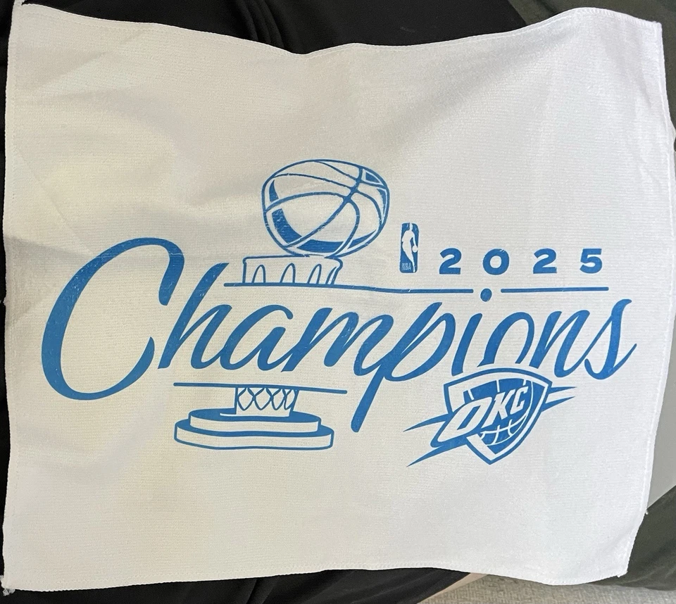 Toalla Oklahoma City Thunder Campeones NBA 2025. Foto 1 de 1
