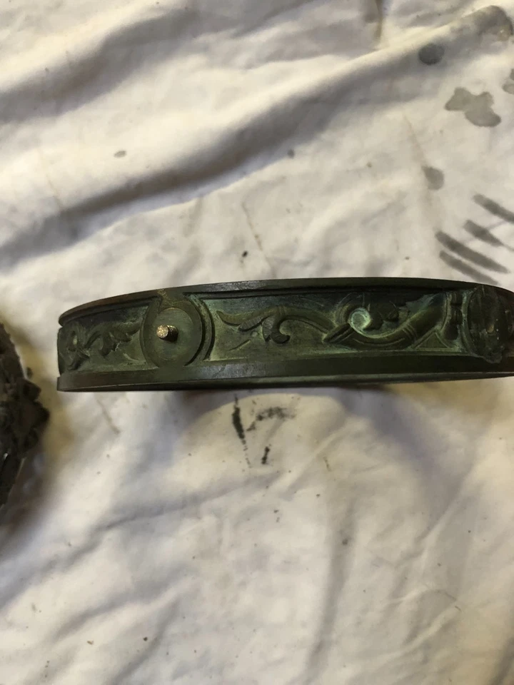 élément de lustre ancien en bronze - Photo 1/1