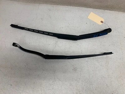 JUEGO DE PAR DE BRAZOS LIMPIAPARABRISAS DERECHO E IZQUIERDO LINCOLN MKZ 13-20, LOTE OEM3326 Foto 1 de 4
