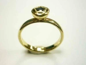 Anillo De Banda Con Zafiro Fancy Pulido De Oro Amarillo De 9 Quilates. - Imagen 1 de 3