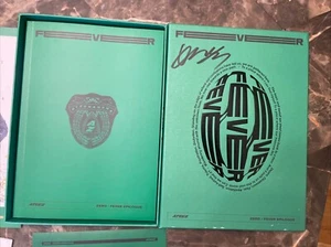 Yuhno Ateez The  WORLD EP.1 MOVEMENT HELLO82 US EXCLUSIVE    SIGNED ALBUM Green - Picture 1 of 6