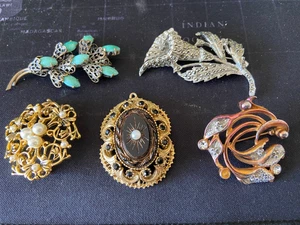 SPHINX Pendant victorian gold tone black Movitex brooch plus vintage collection - Picture 1 of 15