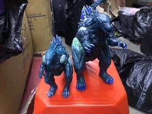 Juego de 2 figuras Earth Godzilla (tamaño jumbo y tamaño grande) - Imagen 1 de 7