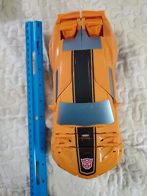 TRANSORMERS AGE OF EXTINCTION MEGA 1-STEP BUMBLEBEE CAMARO TRANSFORMING FIGURE - Image 1 of 4