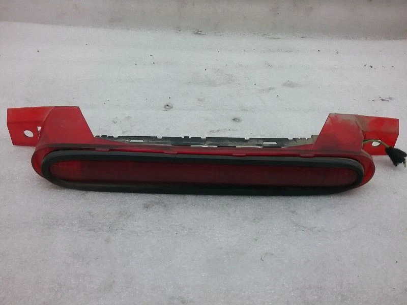 1413AC9531 TERCERA LUZ DE FRENO 2004 FORD FOCUS US-101M Foto 1 de 4