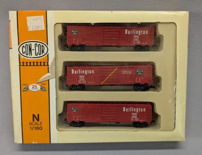 N scale  Con-Cor #  01-08903    BURLINGTON  50' Box  Car  Panel  Door   3-pack - Image 1 of 4