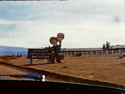 Película de 8 mm 19509 Apple Valley Inn película casera años 50 California Bungalow desierto Foto 1 de 4