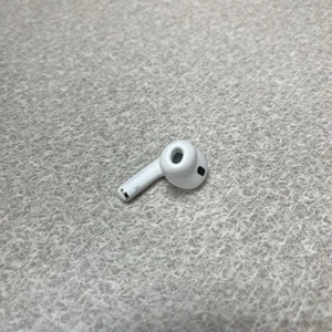 AirPods Pro 2ème génération USB-C côté droit remplacement UNIQUEMENT - A3047 - Photo 1 sur 3