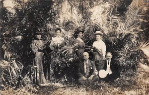 FLORIDA ~ 2 MEN & 4 WOMEN POSING ~ HARRIS ST AUGUSTINE REAL PHOTO PC dated 1909 - Picture 1 of 2