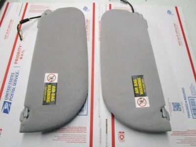 1998 - 2004 年林肯镇汽车 R+L 遮阳板 - 浅灰色 原始设备制造商 — 第 1/4 张图片