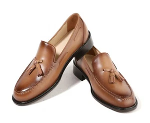 Zapatos sin cordones Firenze Atelier de cuero marrón aceite delantal punta borla mocasines para hombre - Imagen 1 de 13