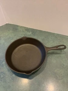 Vintage 3 Notch Lodge # 5 SK 1Cast Iron Skillet *Cleaned/Lt. Seasoned - Picture 1 of 14