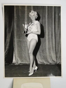 Joan Ward Miss Anglia 1962 Beauty Queen Glamour 63 TV Hostess 1962 Press Photo - Picture 1 of 2