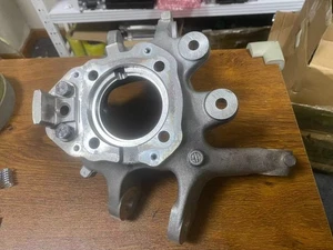 For Rolls-Royce Ghost, Phantom, Dawn Rear left Steering Knuckle 3332 6796 497 - Picture 1 of 7