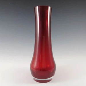Riihimaki / Riihimaen Lasi Oy Finnish Red Scandinavian Glass Vase - Imagen 1 de 6