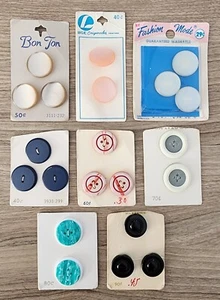 Vintage 1960-80's Button Lot Scarce (8 Pieces) - Picture 1 of 2