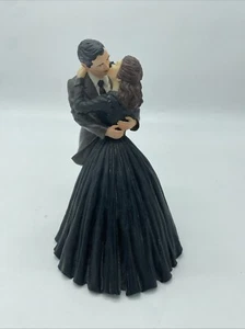 Vom Winde verweht Spieluhr Figur Scarlett & Rhett Der Kuss spielt Taras Motiv - Bild 1 von 6