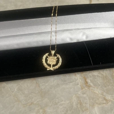 Colgante emblema Cadillac de oro amarillo de 14 k MA 1985 con collar de cadena Michael Anthony Foto 1 de 4