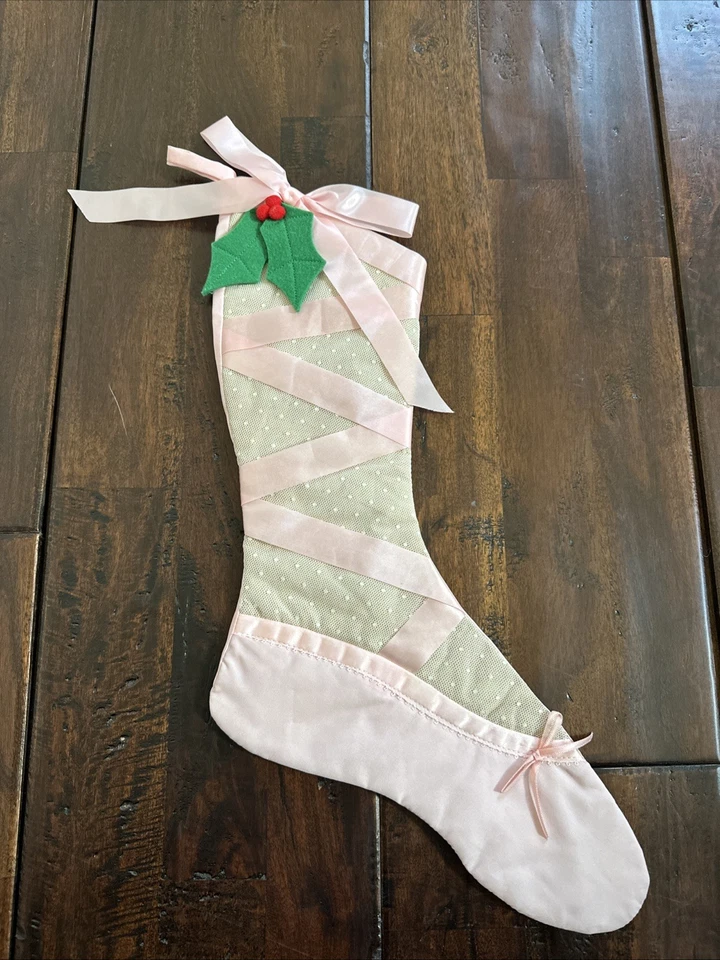 Zapatilla de Ballet Hallmark Vintage Medias de Navidad Rosa y Blanco 1984 18 pulgadas Foto 1 de 4