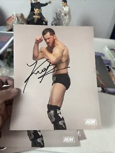AEW Kyle O'Reilly autografo wrestling colore 8x10 cassa tutta Elite esclusivo certificato di autenticità - Foto 1 di 2