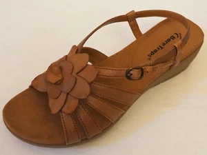NIB Bare Traps Avigail Leather Flower Slingback Wedge Sandals, Natural Tan, 8 M - Picture 1 of 7
