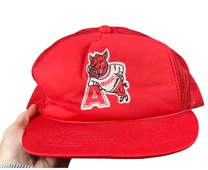 De colección 80’s Arkansas Razorbacks NCAA Fútbol Camionero Sombrero Gorra Snapback Raro - Imagen 1 de 3