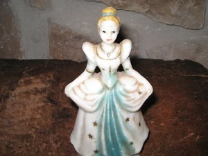 Vintage 1960s Walt Disney Productions Cinderella Hard Plastic Figure Hong Kong - Picture 1 of 10