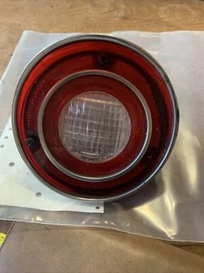 Lámpara de luz trasera interior izquierda Corvette 71-73 OEM - Imagen 1 de 4