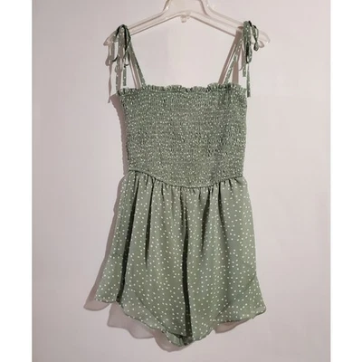 Mameluco She + Sky Nuevo con Etiquetas Lunares Calado Volantes Correa de Corbata M Verde Salvia Casa de Campo Foto 1 de 4