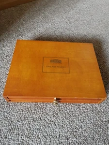 Derwent Academy 2 Draw Wooden Chest Containing 21 Derwent Pencils Hardly Used - Picture 1 of 7
