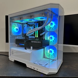 GAMING PC - Intel Core i7-14700k - Radeon RX 9070 XT - 4TB M.2 SSD -- 64GB RAM - Picture 1 of 15