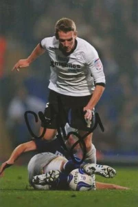FOTO DE ACCIÓN DERBY: CRAIG BRYSON FIRMADA 6x4 + certificado de autenticidad - Imagen 1 de 1
