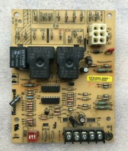 HONEYWELL ST9120C4040 Furnace Control Circuit Board HQ1011179HW used   #P439