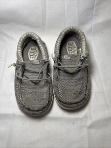 Zapatos deportivos Hey Dude Wally elásticos para niños talla 11 negros blancos con cordones punta redonda - Imagen 1 de 8