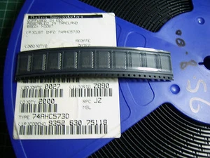 100x 74AHC573D Octal D-type transparent latch; 3-state PHILIPS - Picture 1 of 1