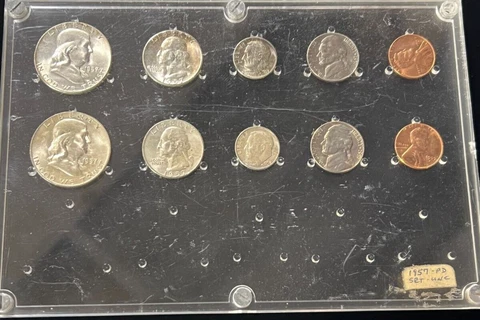 1957 P & D Uncirculated Coin Set - In Plastic Case Cover