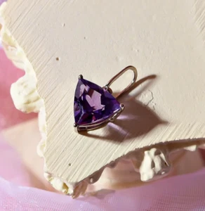 AAAAA Lusaka African Amethyst 9K White Gold "Triillion Solitaire" Pendant. - Picture 1 of 7