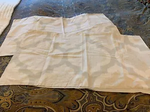 TARGET THRESHOLD SET OF 2 KING PILLOWSHAMS - Picture 1 of 7